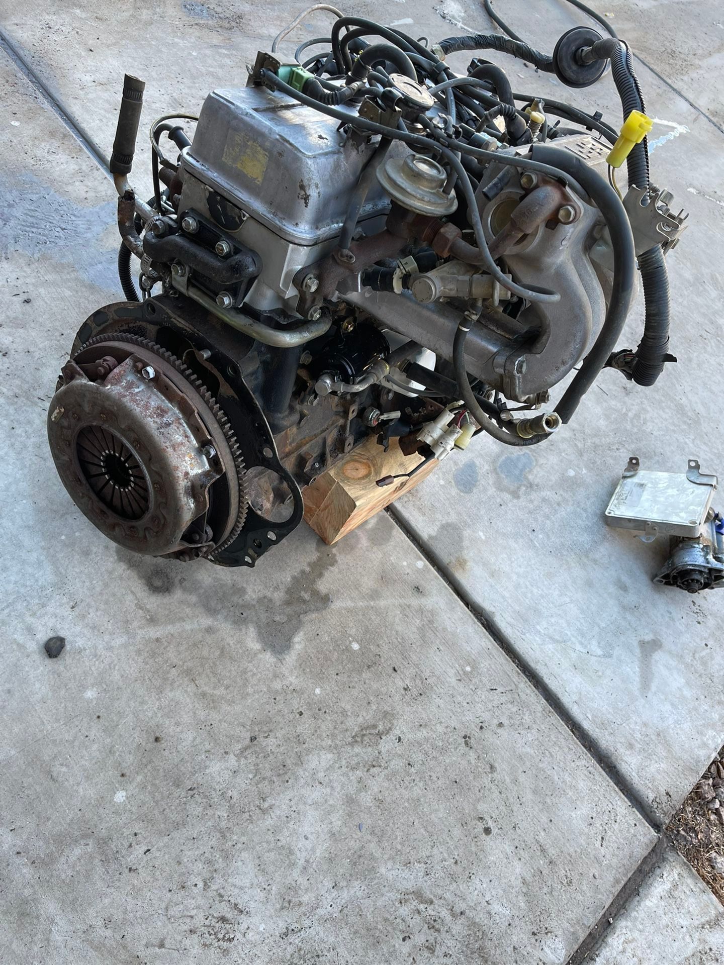 22R-E 2.4 Fuel Injection  _0