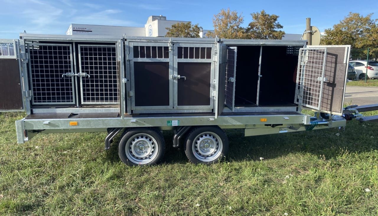 Remolque de plataforma EDUARD con jaula para perros – 2 compartimentos_3