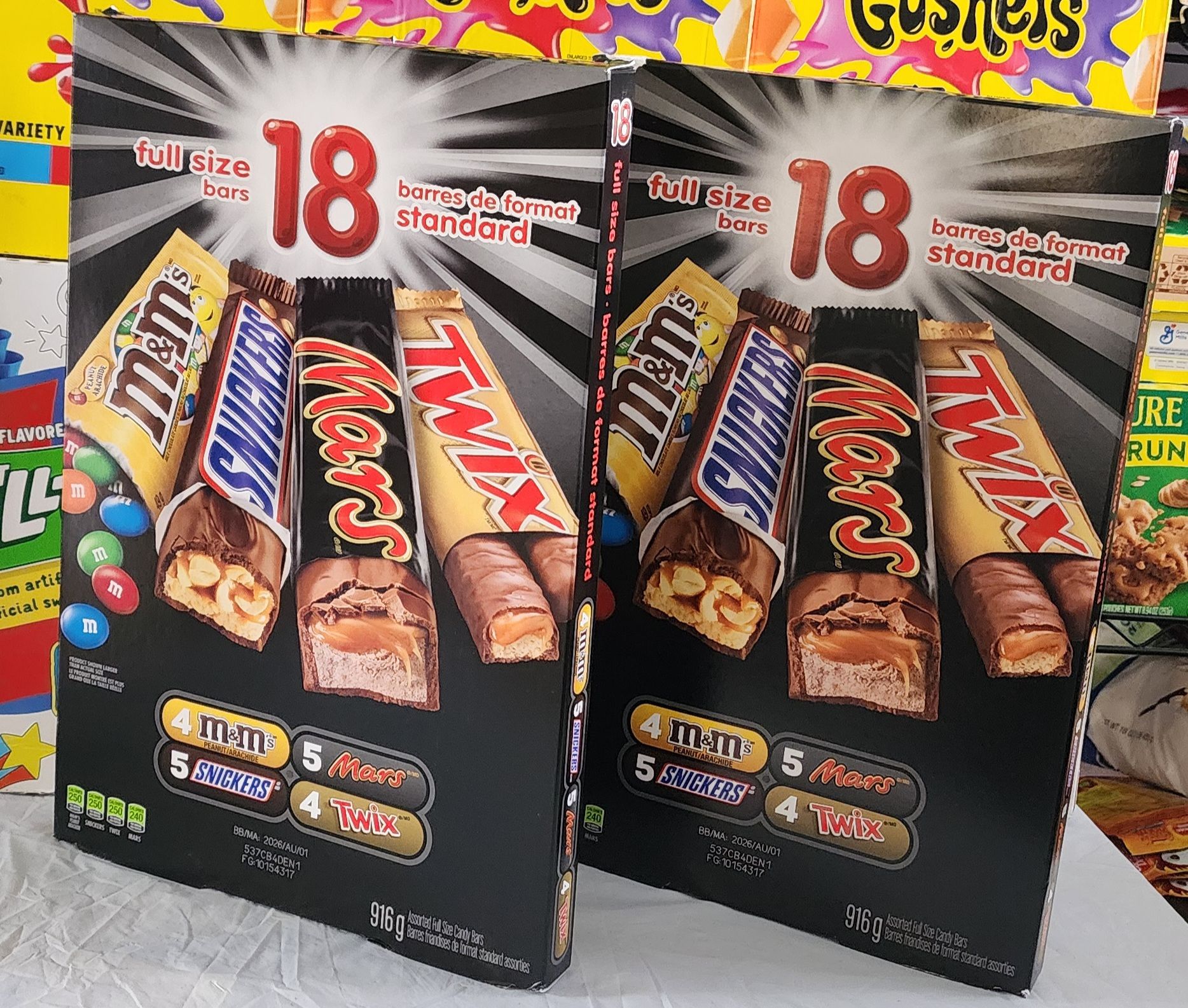 18 piece full size bar mixed chocolate with M&M_0
