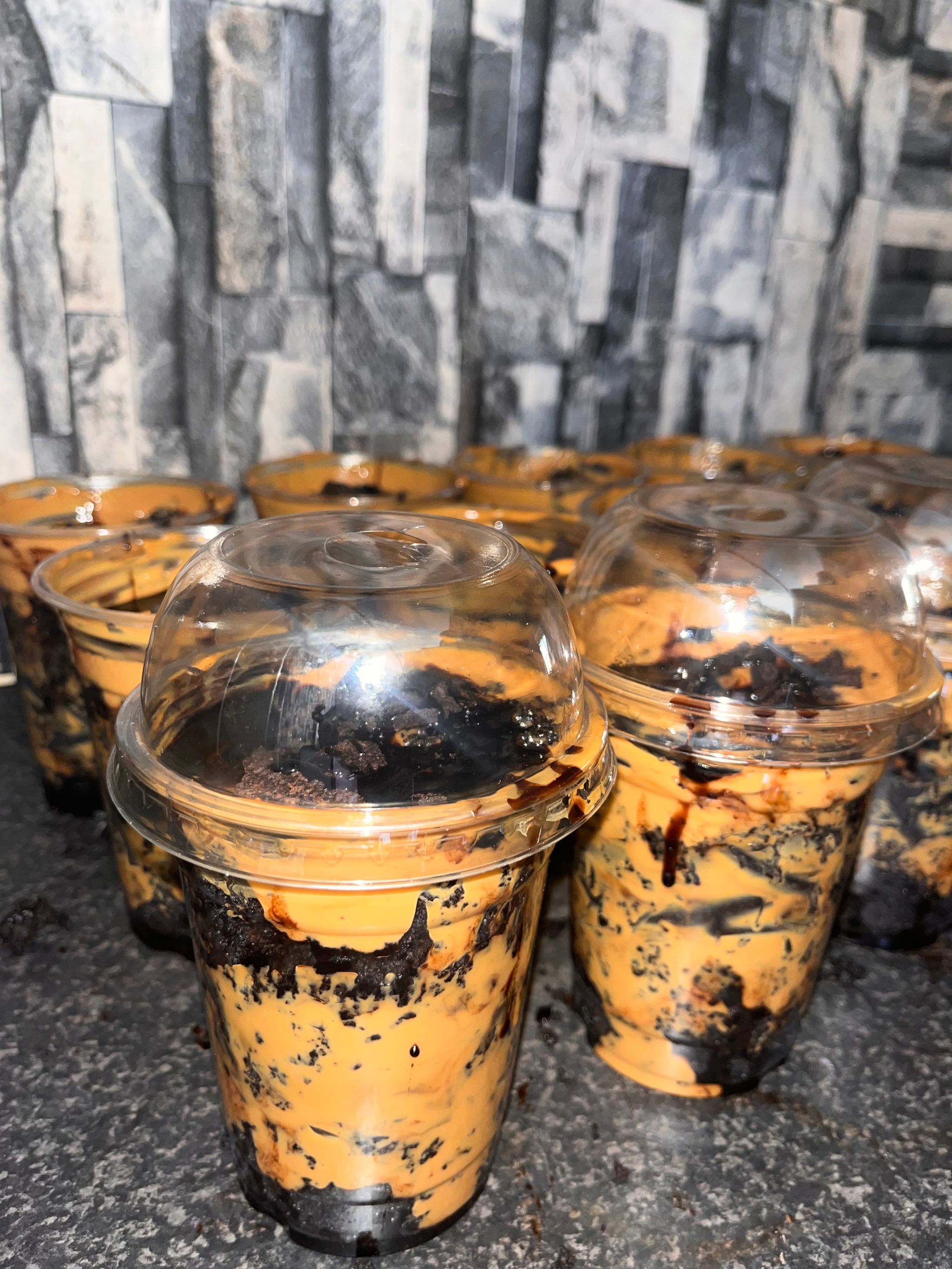 Oreo - coated chocolate caramel parfait cups_2