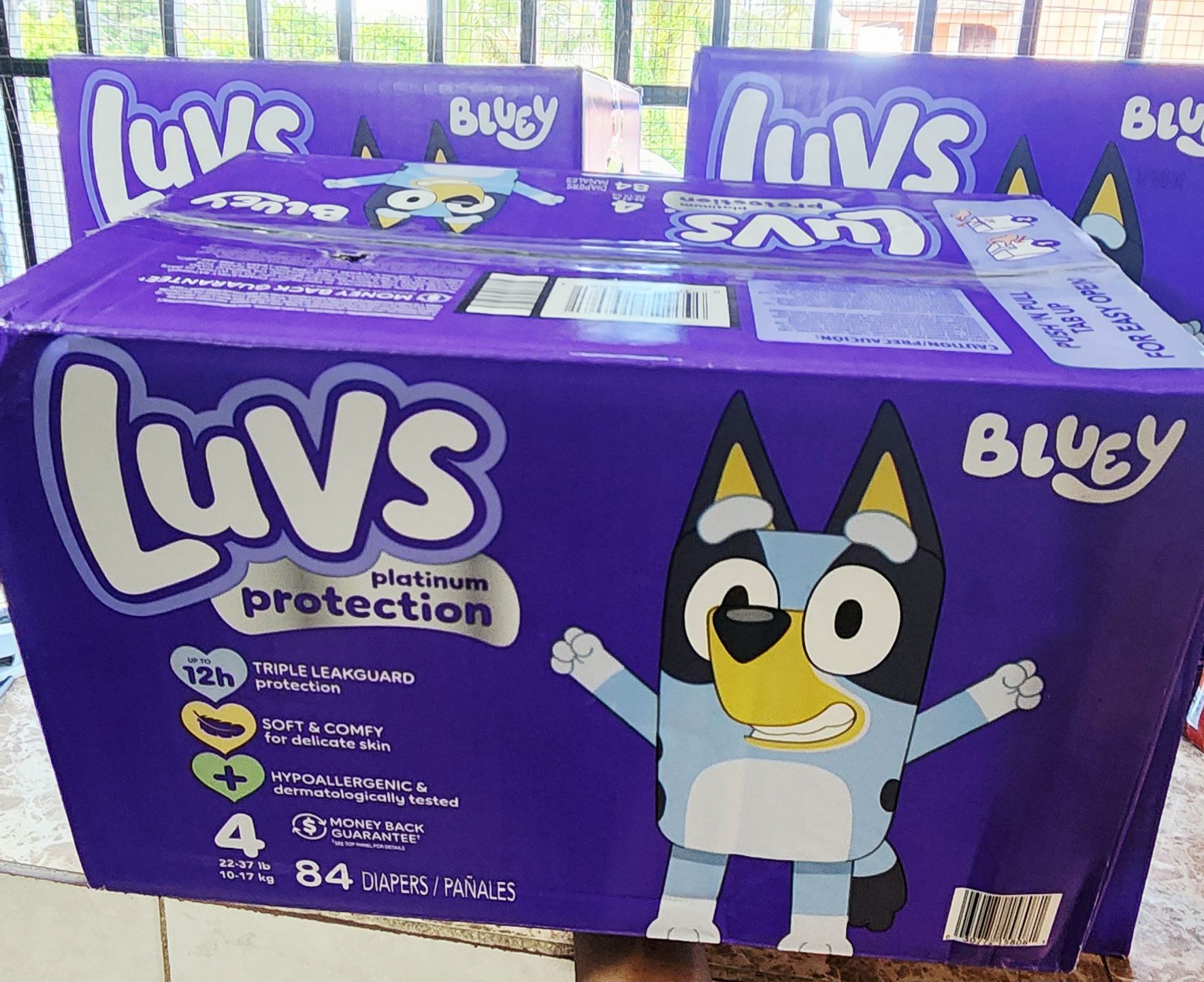 Luvs Platinum Protection Baby Diapers Size 4, 84 Count_0