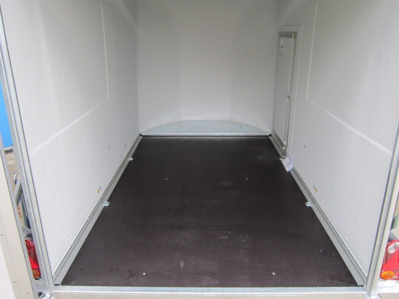 Remorque fermée Debon Cargo 1300_13