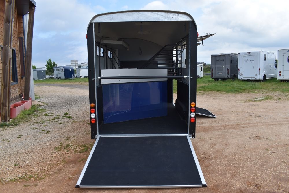 Van Cheval Liberté Maxi 4 – Gris hierro – 4 plazas (transporte en diagonal)_2