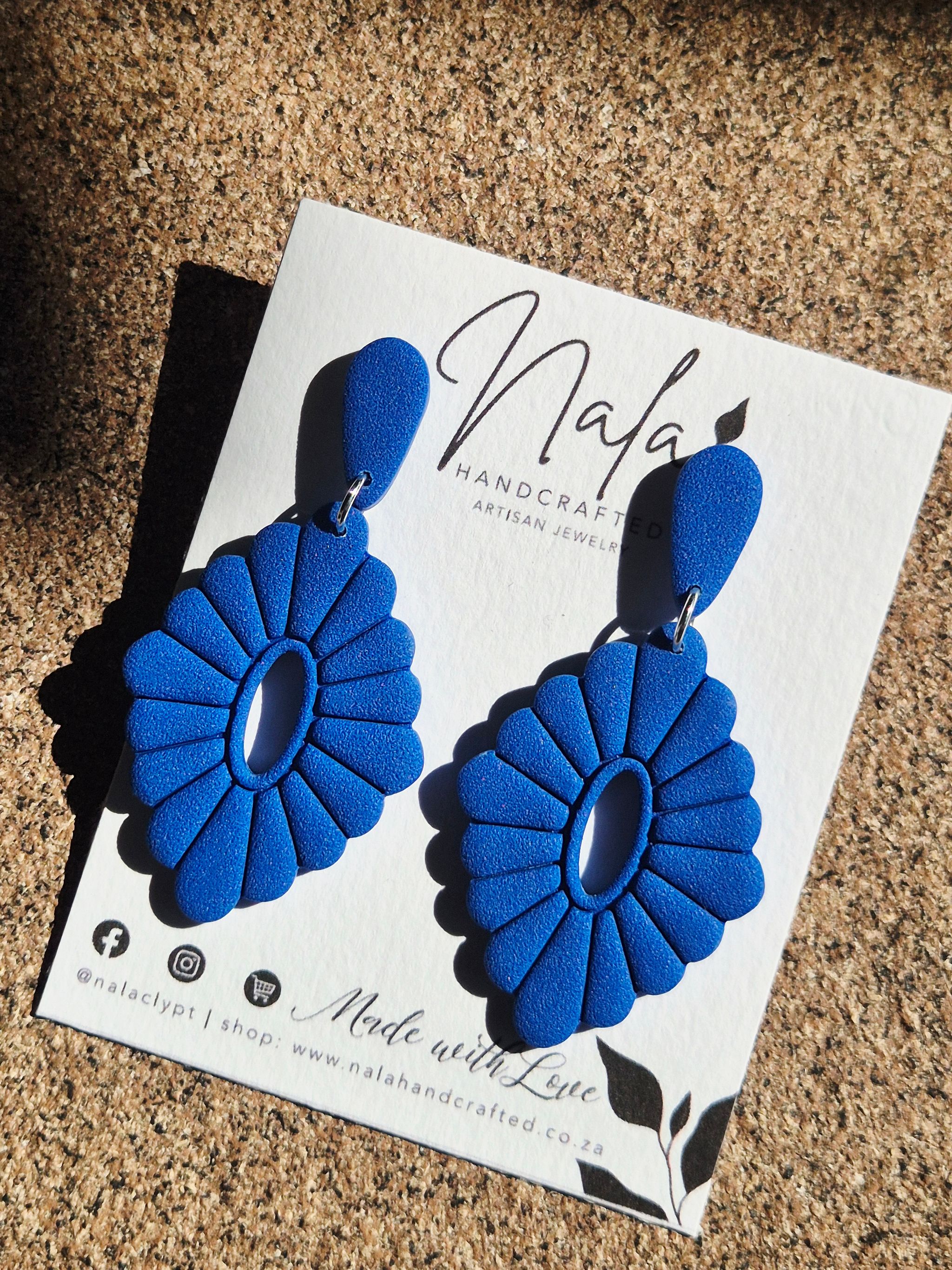 Midnight blue scallop_0