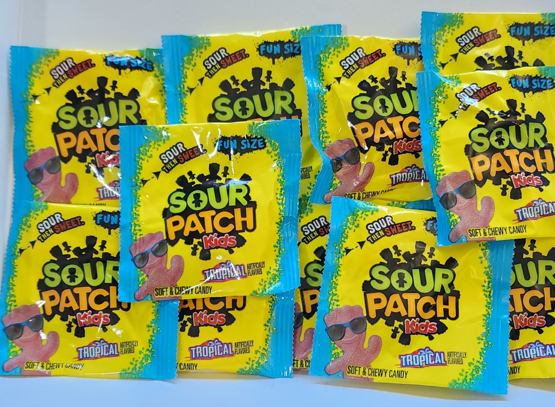 Sour patch tropical gummy_0