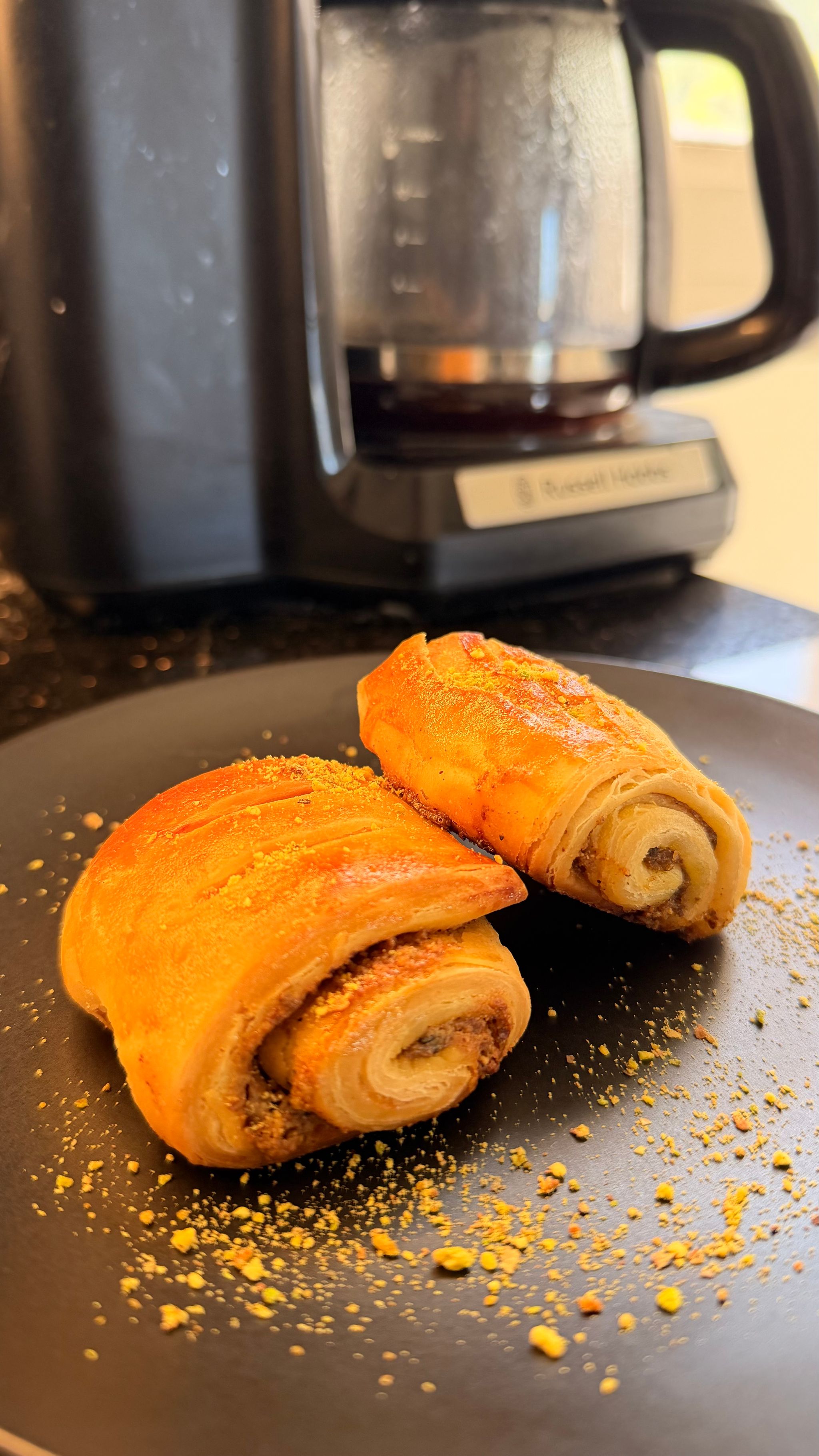 Pistachio Cheese Roll_0