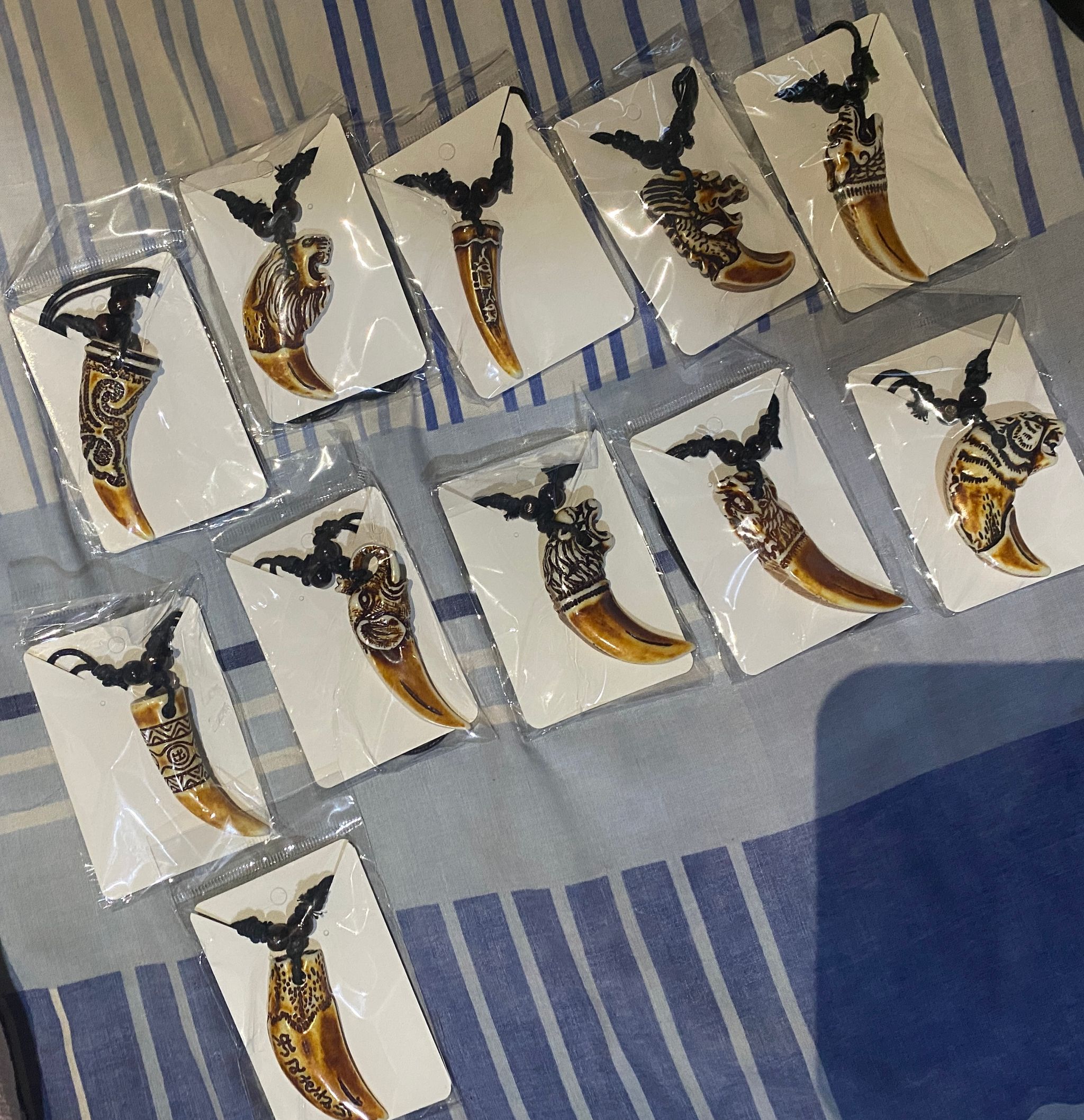 Imitation Craved Boned Necklace_0