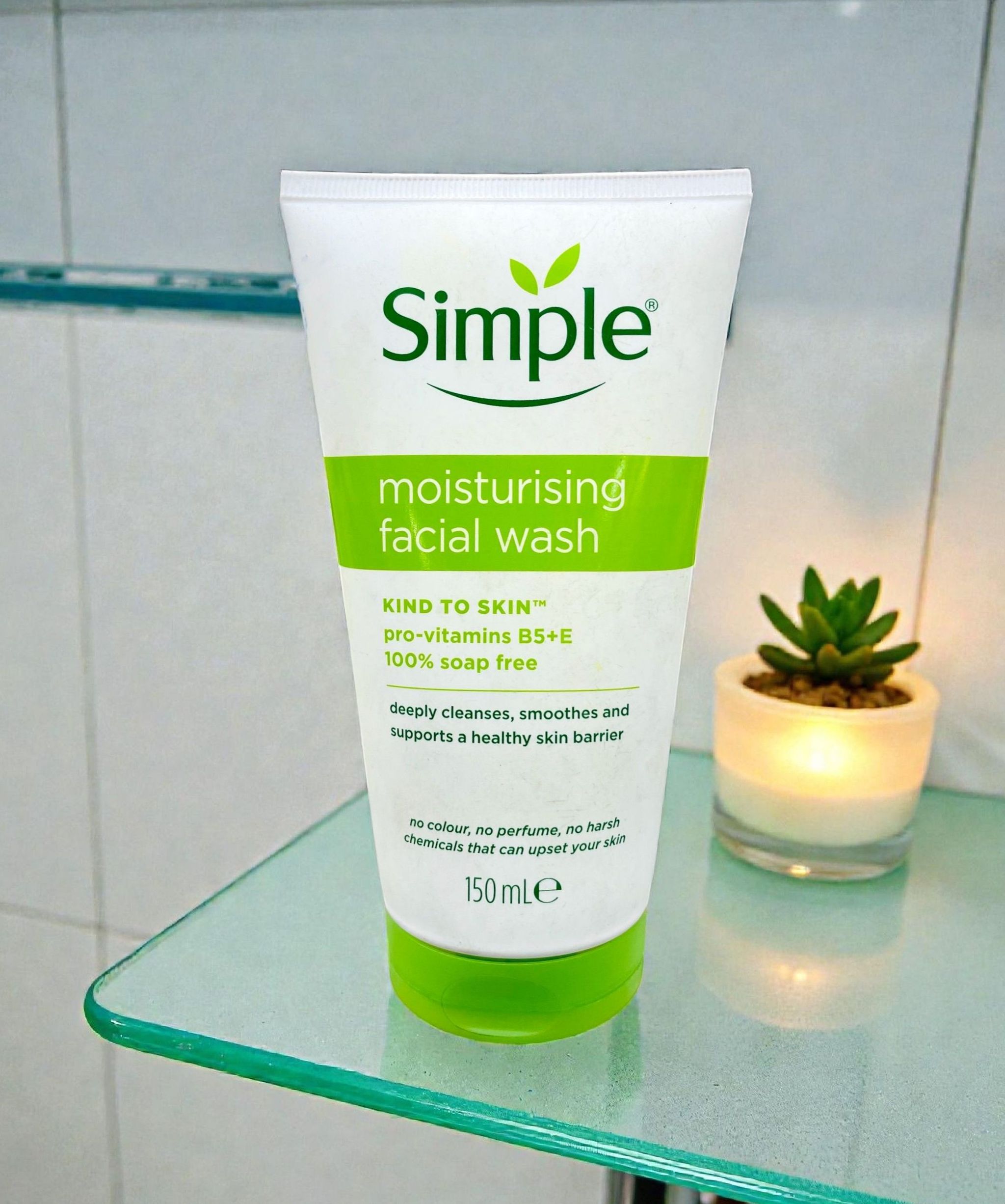 Simple Moisturising Facial Wash_0