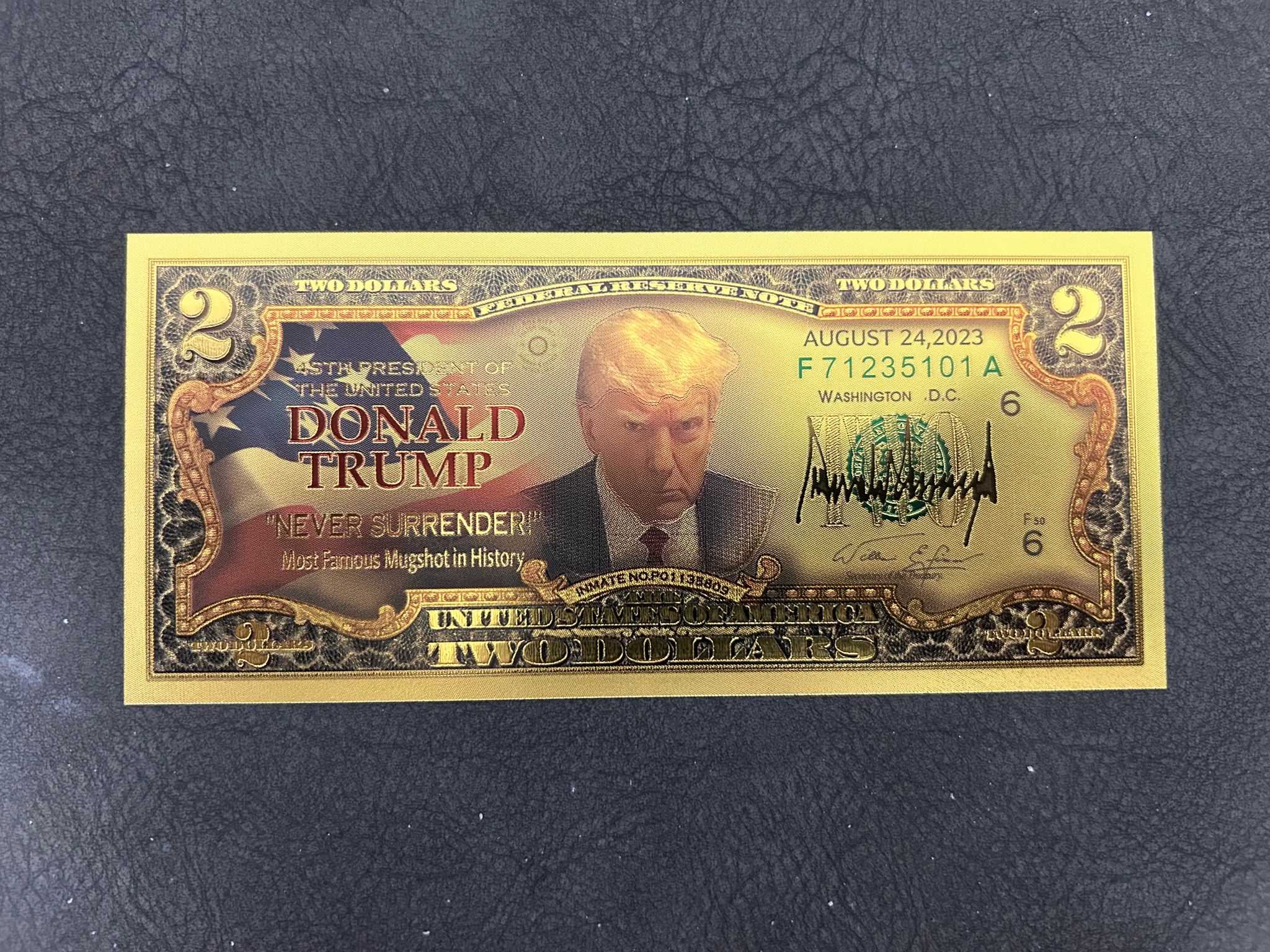 President Donald Trump Never Surrender 2 Dollars – 24K Gold Plated Collectible Note_0