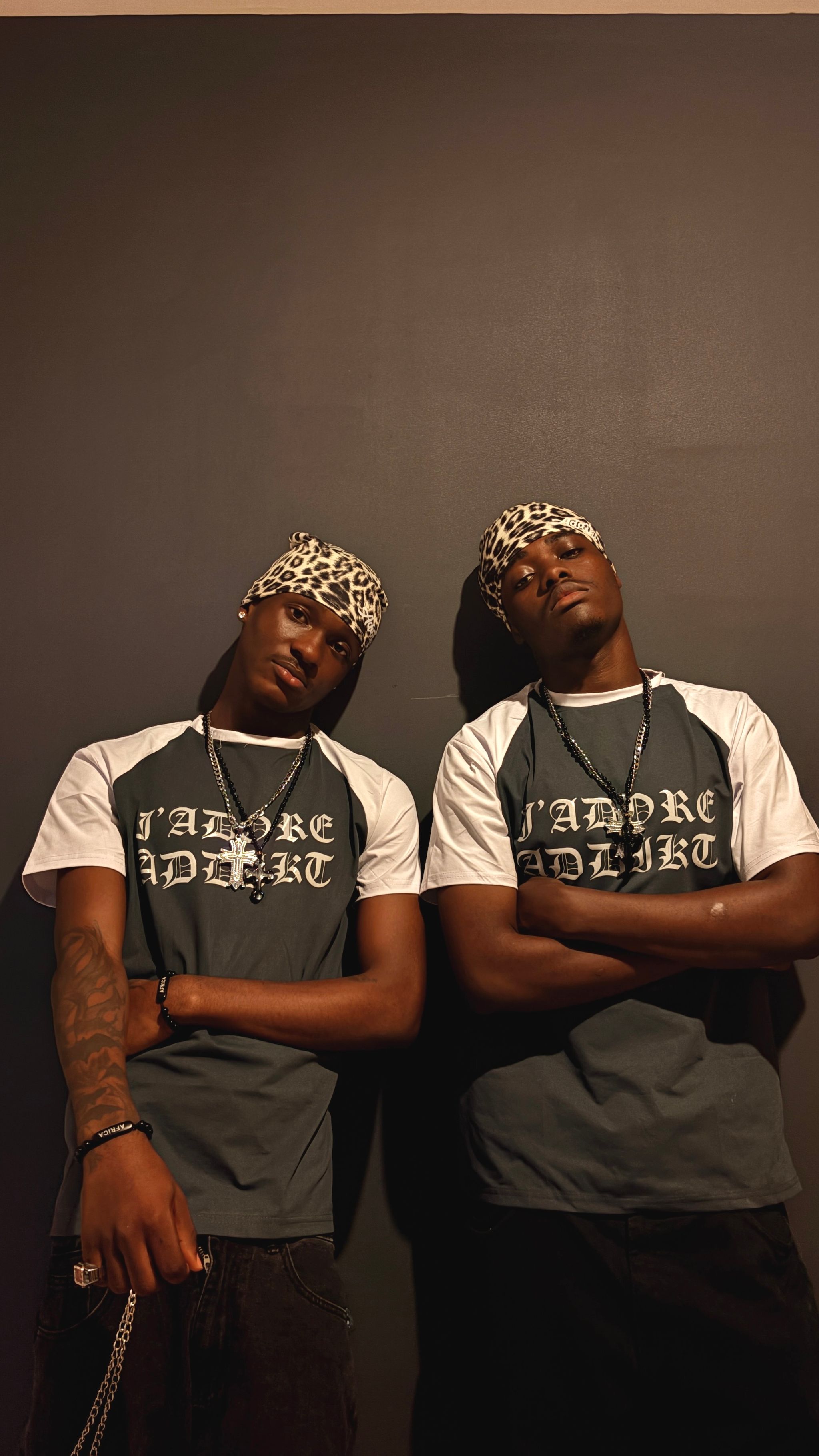 ADDIKT (GREY/W) T-SHIRT_1