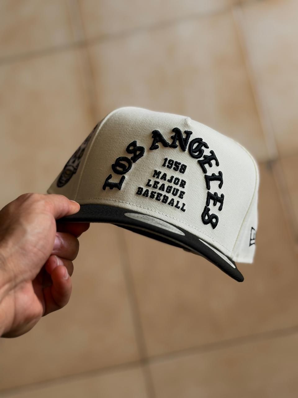 New Era 9Fifty A-Frame -  La Dodgers Skull Chrome Two Tone Edition_4