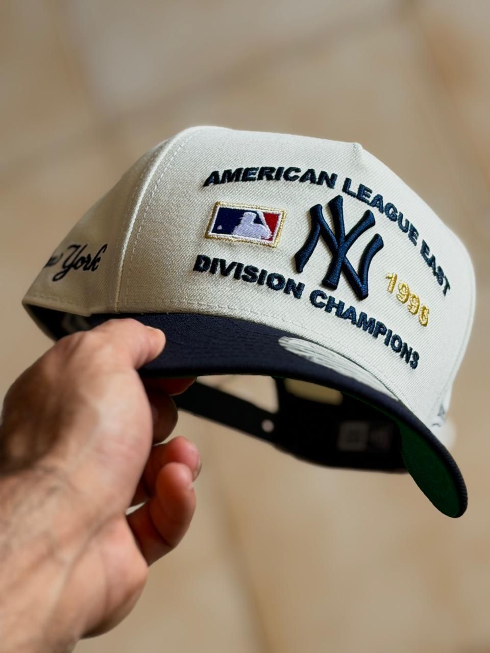 New Era 9Fifty A-Frame - NY AL East Division Champions 1996 Chrome Two Tone_0