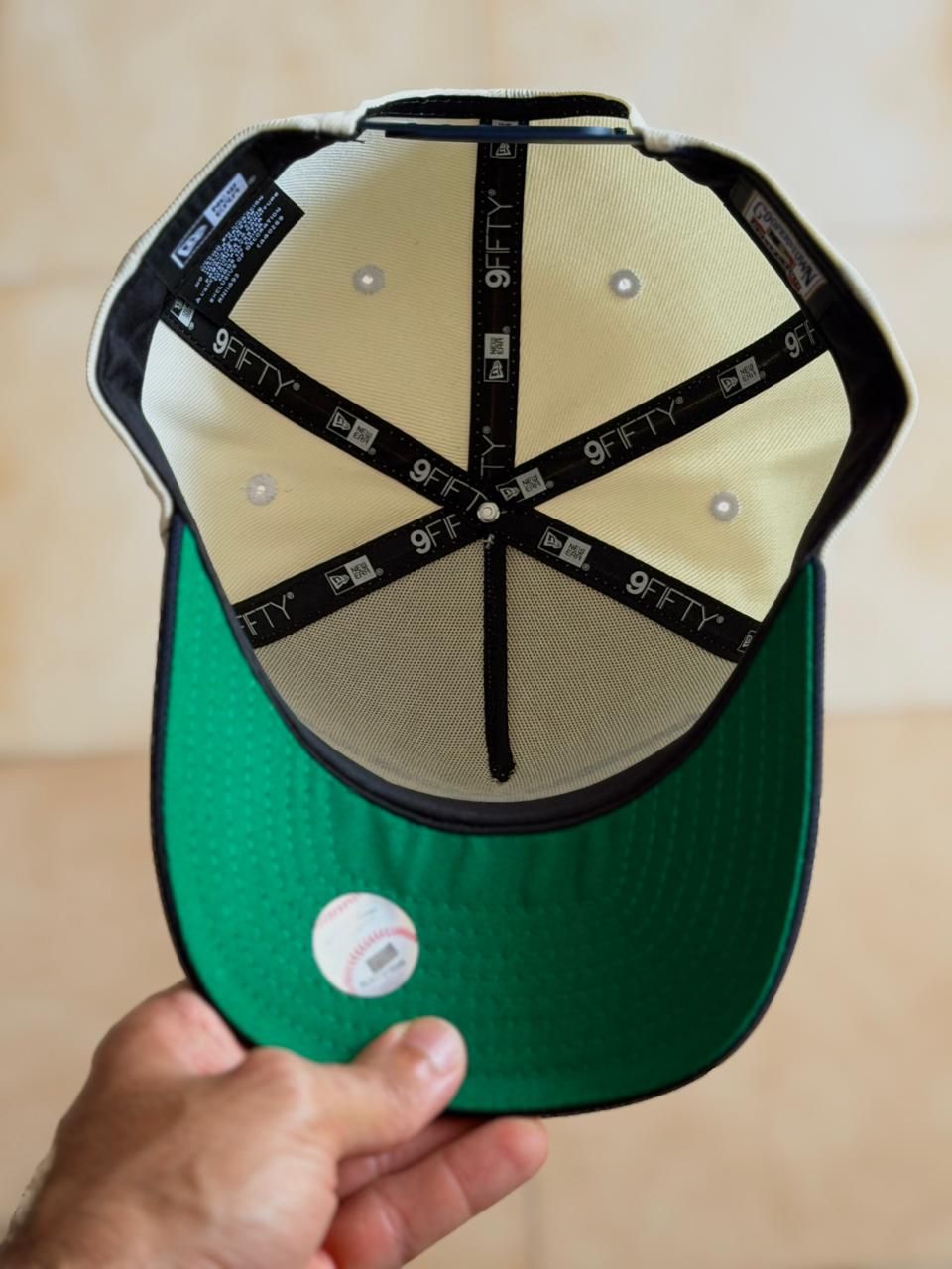 New Era 9Fifty A-Frame - NY AL East Division Champions 1996 Chrome Two Tone_7