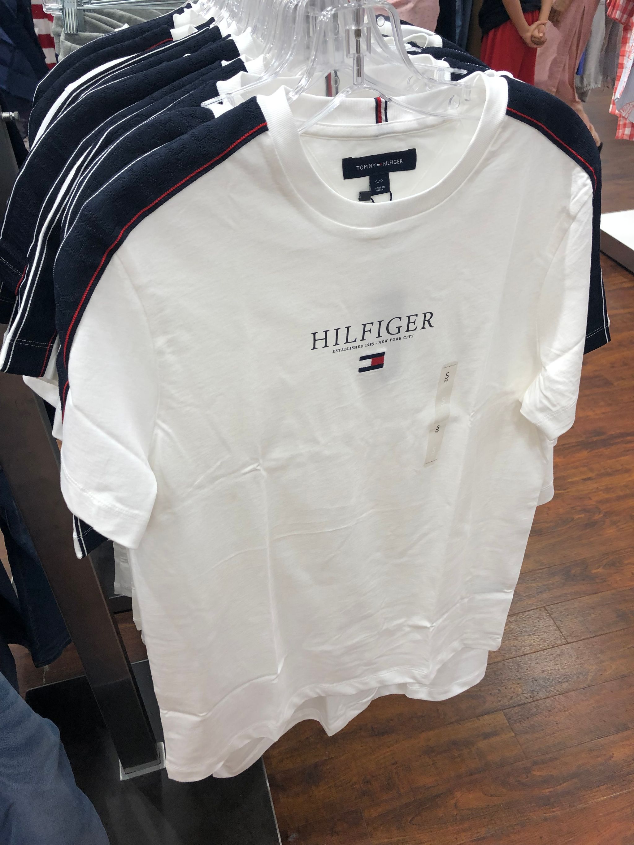 TH T-Shirt w/ Sleeve Logo_2