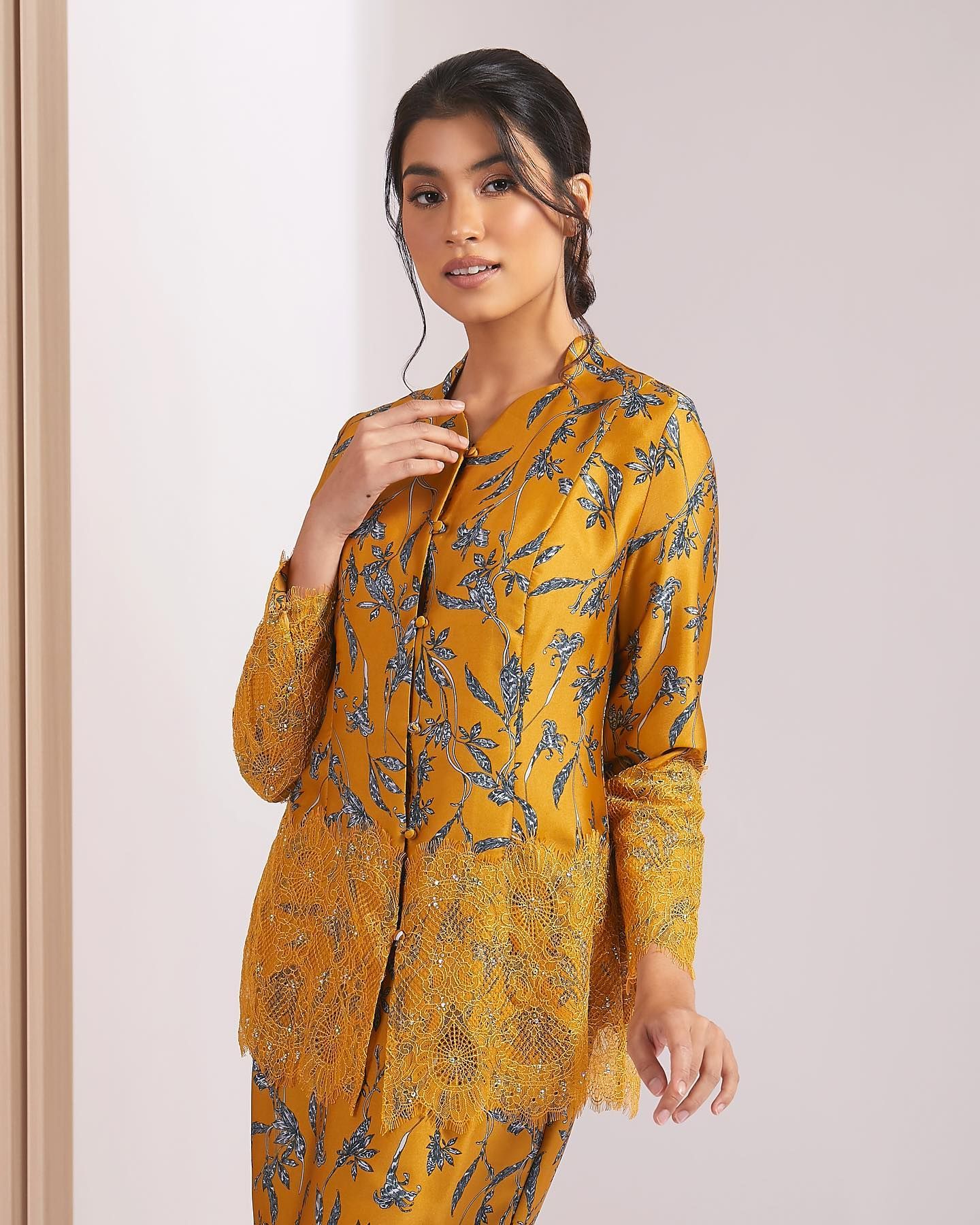 AMELINA BAJU KEBAYA - GOLD FLAKE_2
