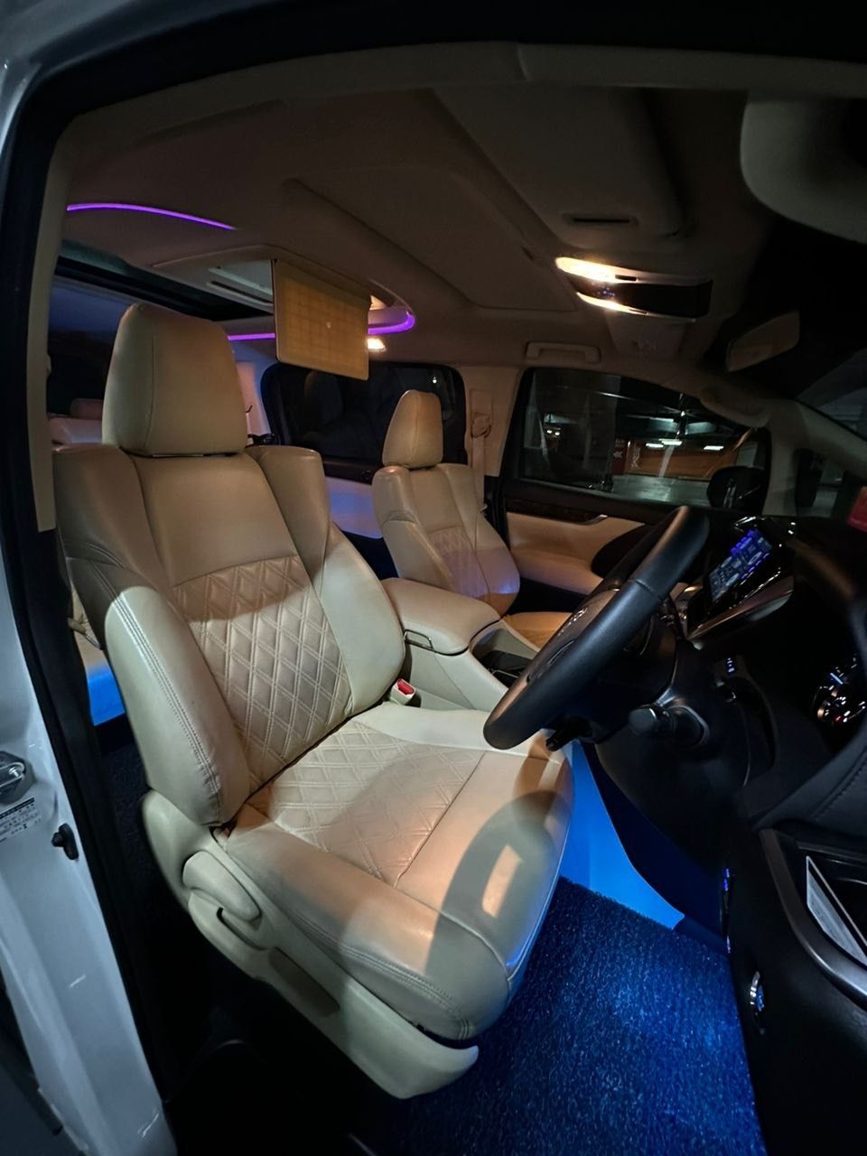 TOYOTA ALPHARD 8 SEATER_7