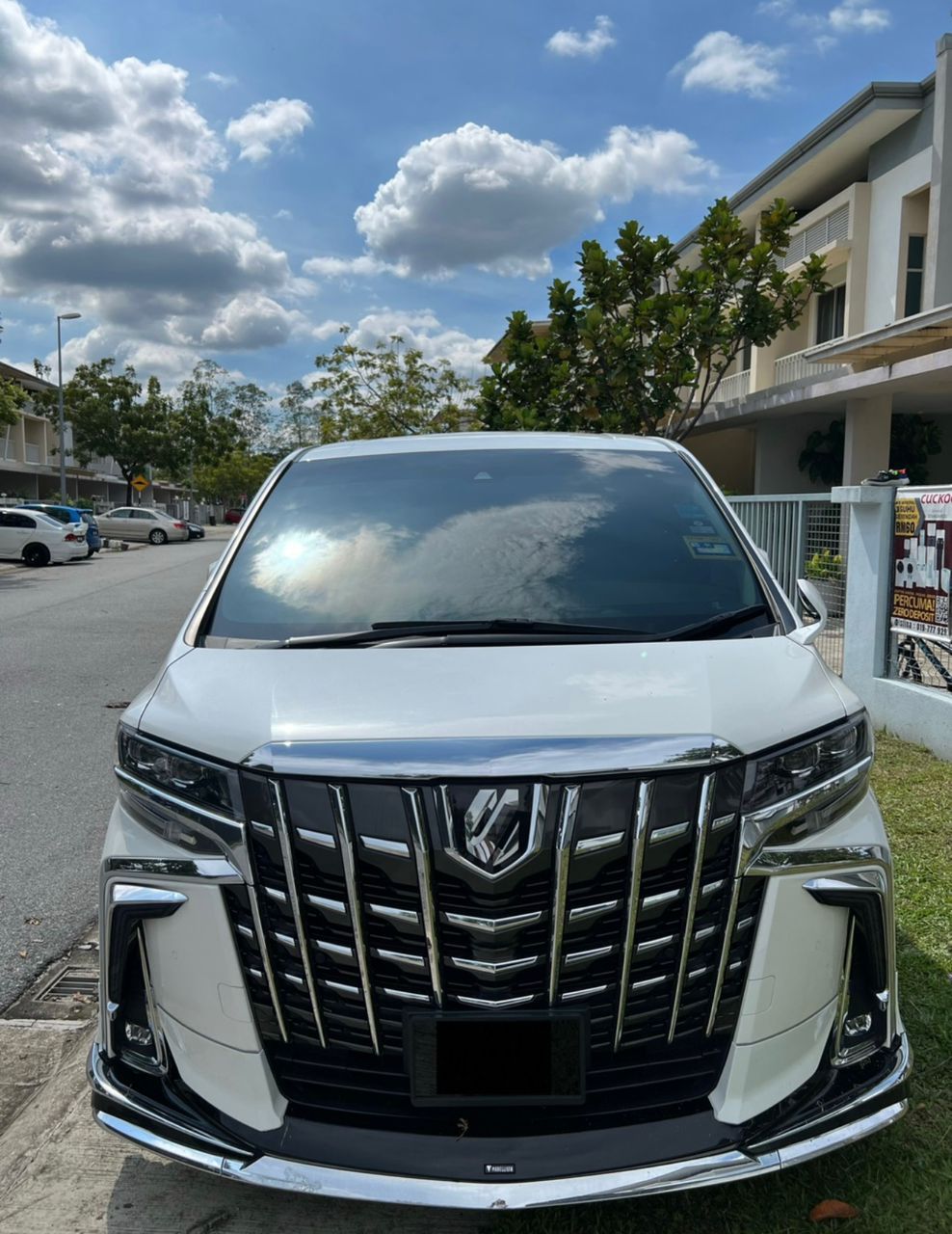 TOYOTA ALPHARD SC 8 SEATER (PUTIH)_5