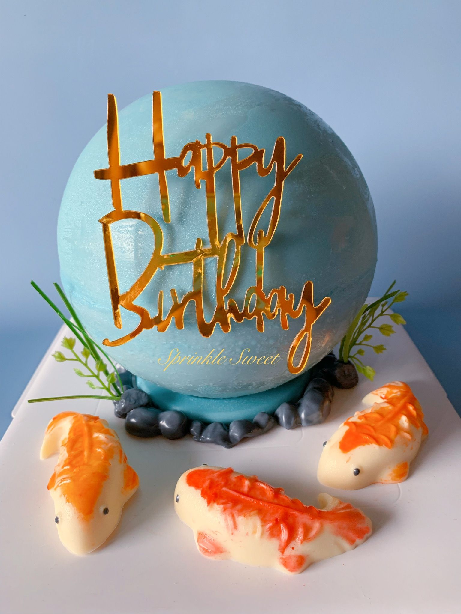 Koi fish piñata cake _0