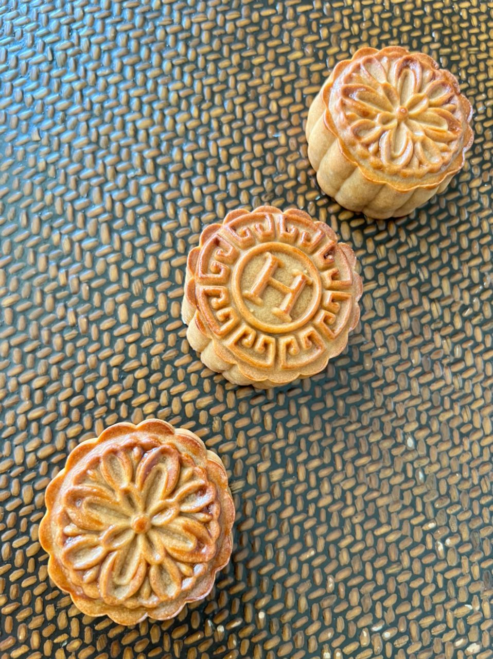 Signature Baked Mooncakes (Mixed)_1
