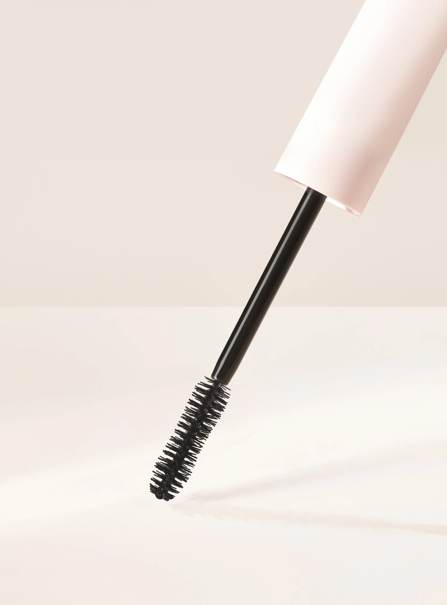 Rare Beauty Perfect Strokes Universal Volumizing Mascara_5