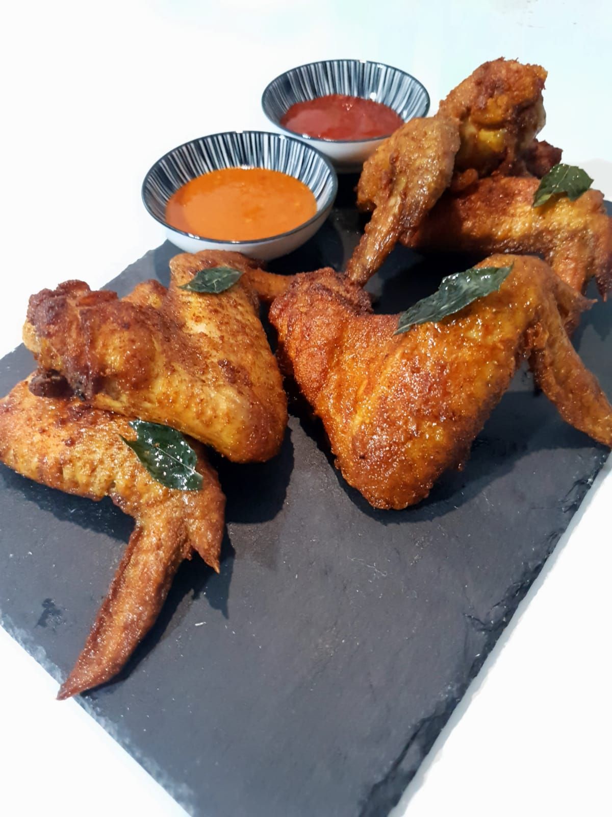 Nom'Licious CURRY FLAVORED Fried Chicken Wings (12pcs) 咖喱味炸鸡_0