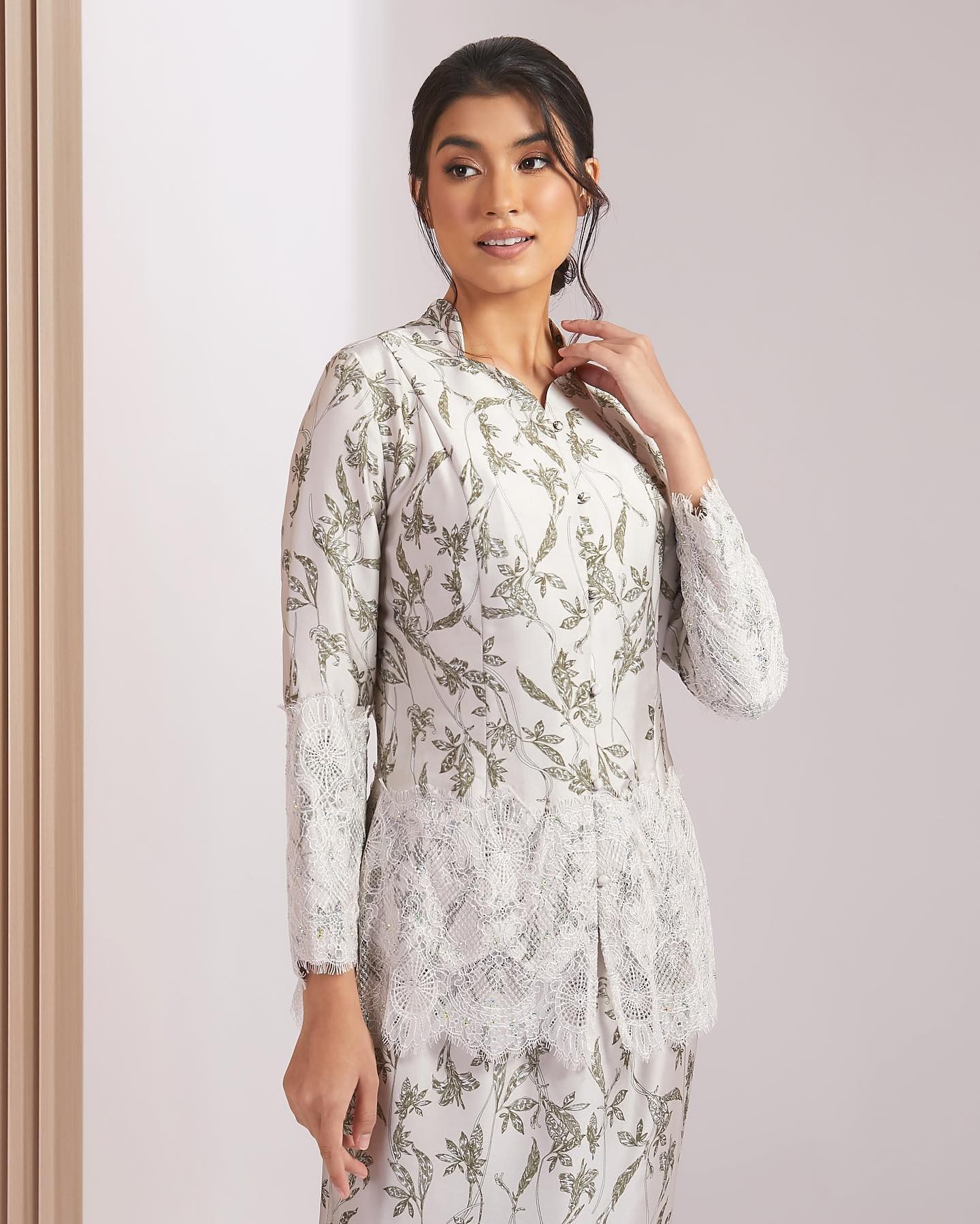 AMELINA BAJU KEBAYA - WHITE ASPARAGUS_2