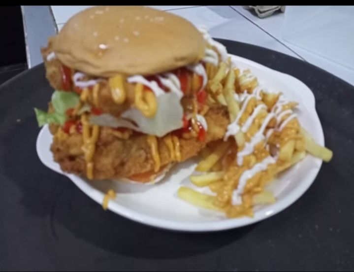Double fried chicken Burger with Fries_0