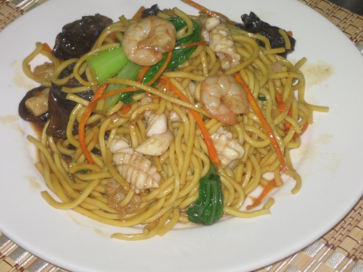 Mix Seafood Fried  Noodles   三鲜炒面_0