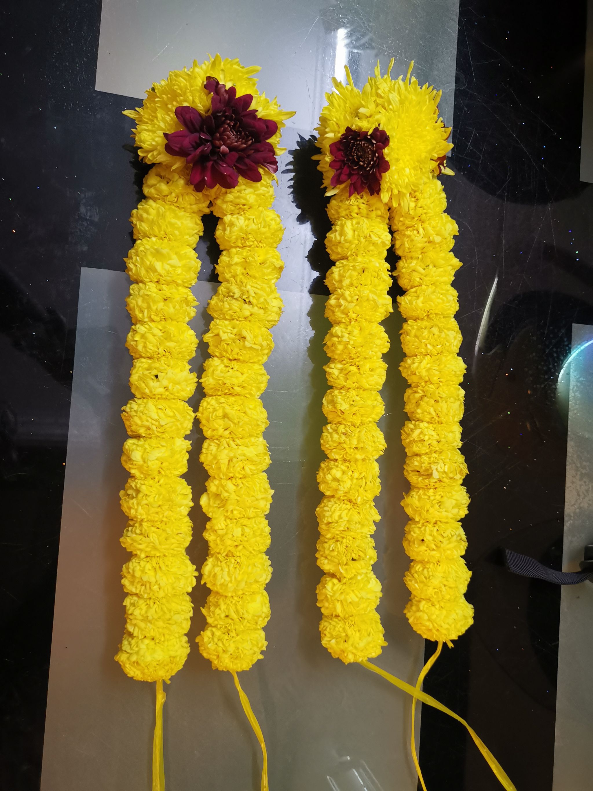 Yellow pom pom garland_1