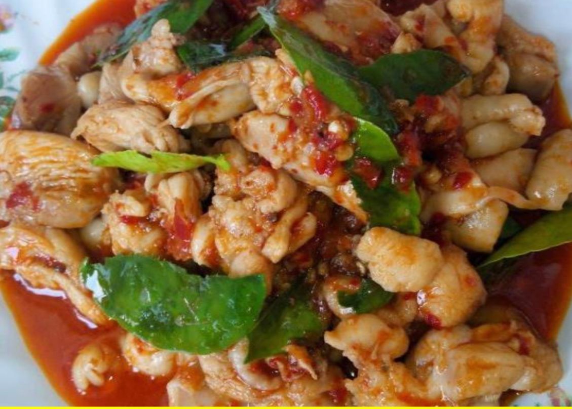 Stir fry chicken with thai chilli paste _0