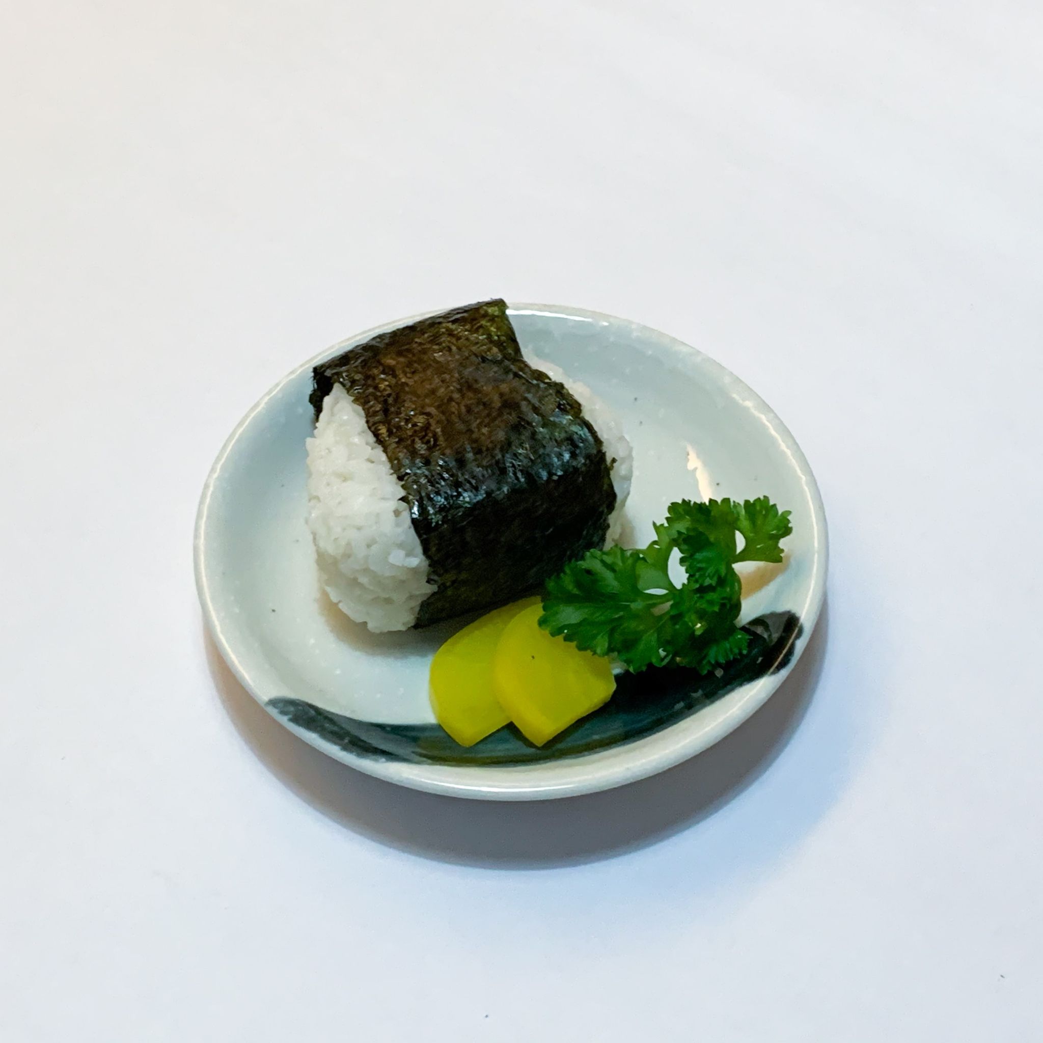 M011. Onigiri (Sake/Salmon)　おにぎり（鮭）_0