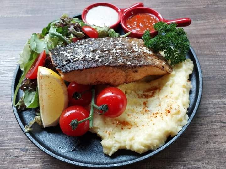 GRILLED SALMON FILLET. _0