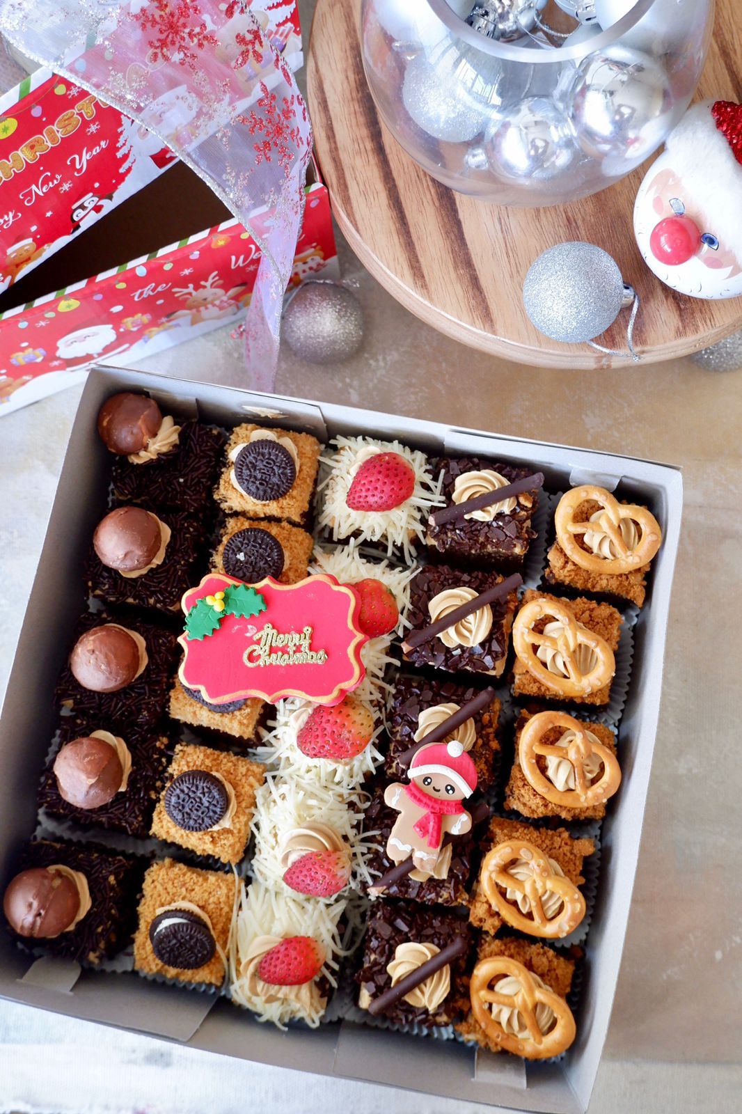 JOLLY ASSORTED CAKE BITES 🎅🏻_0