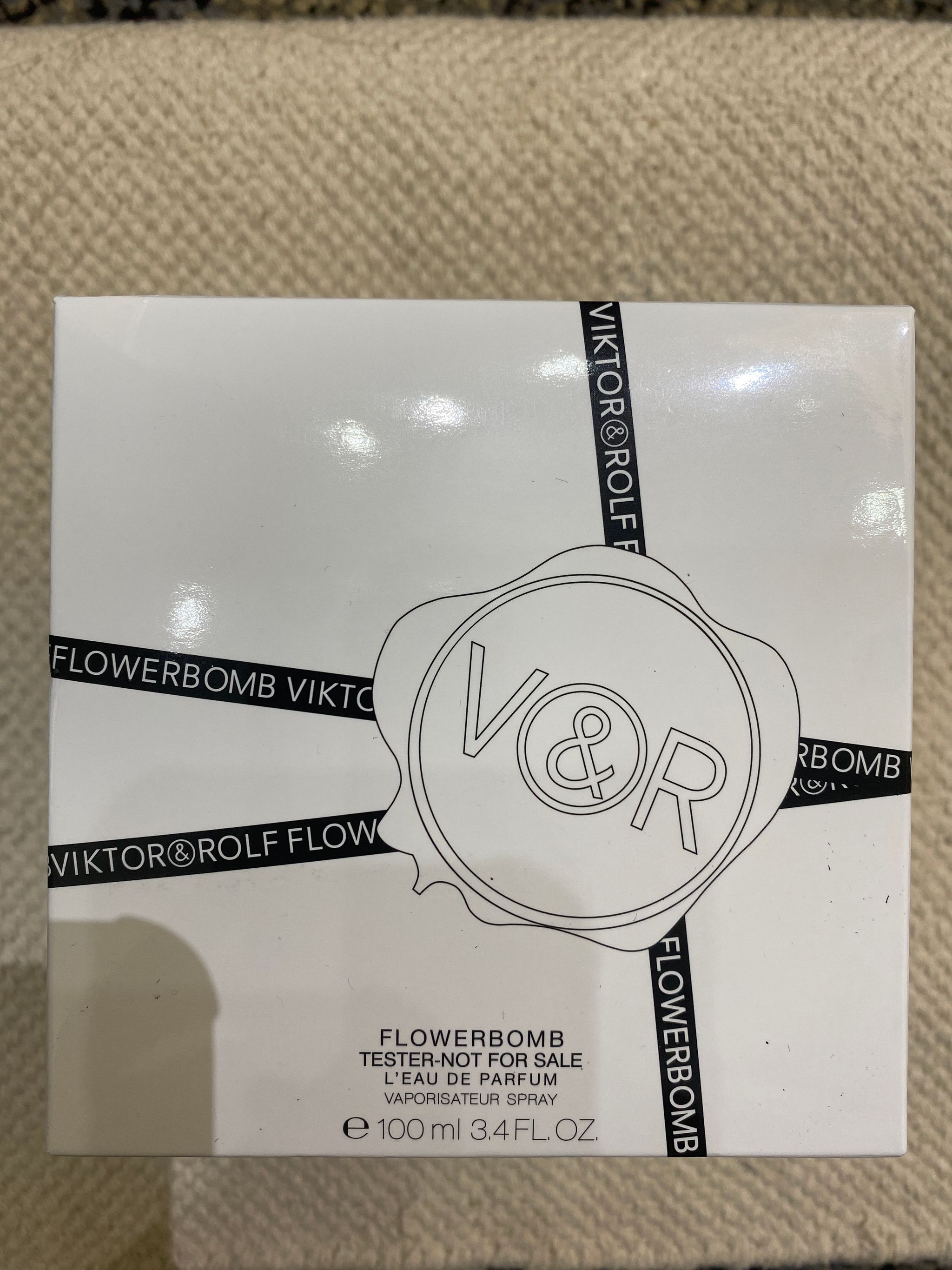 Viktor & Rolf flowerbomb tester_0