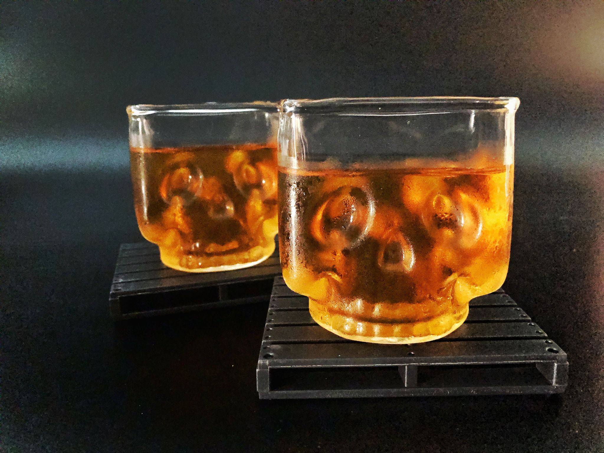 Unique Skeleton/Skull Decanter Gift Set _3