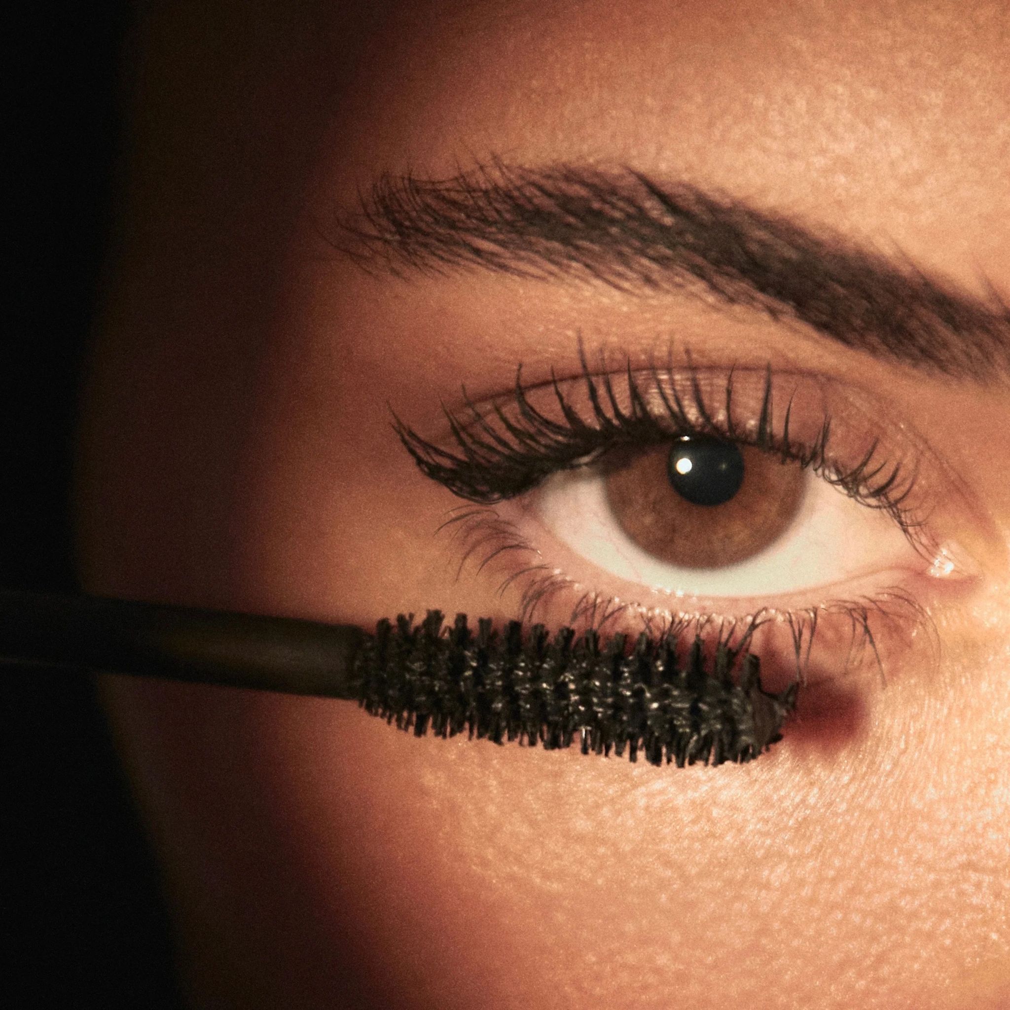 Kylie Cosmetics Kylash Volume Mascara_4