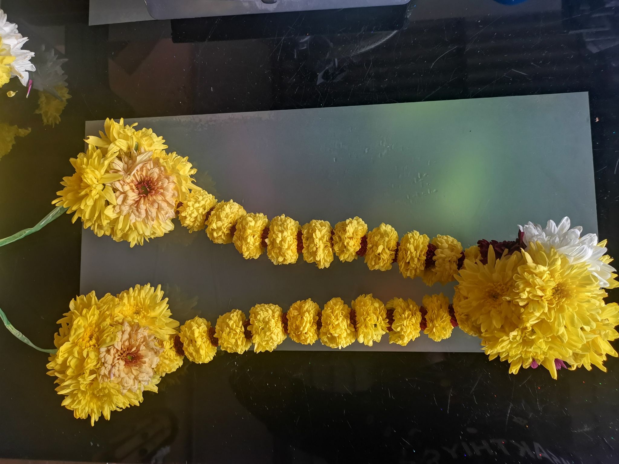 Yellow pom pom garland_3