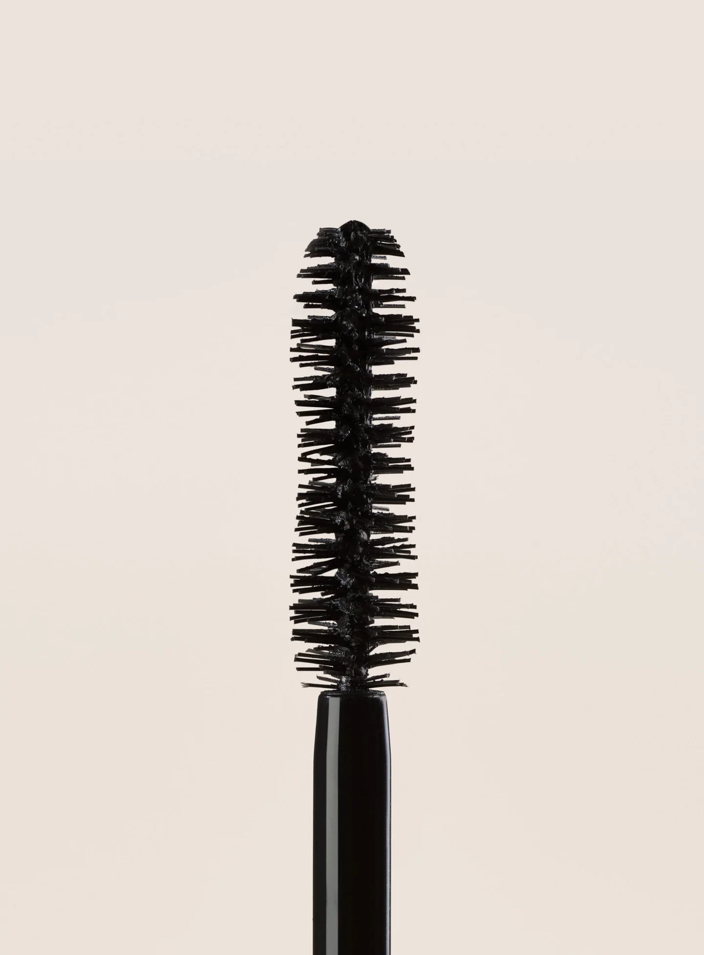 Rare Beauty Perfect Strokes Universal Volumizing Mascara_4