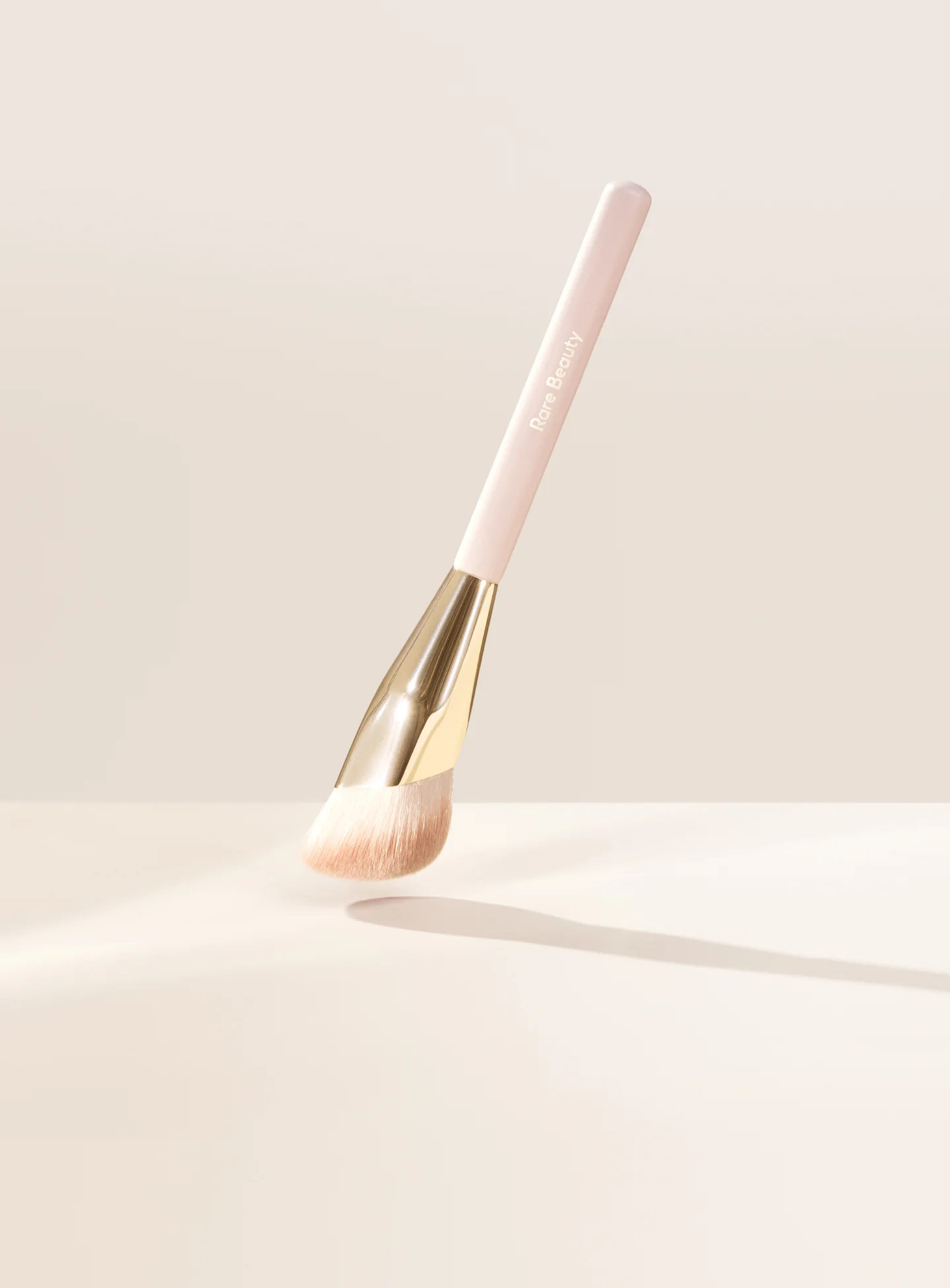 Rare Beauty Liquid Touch Foundation Brush_0