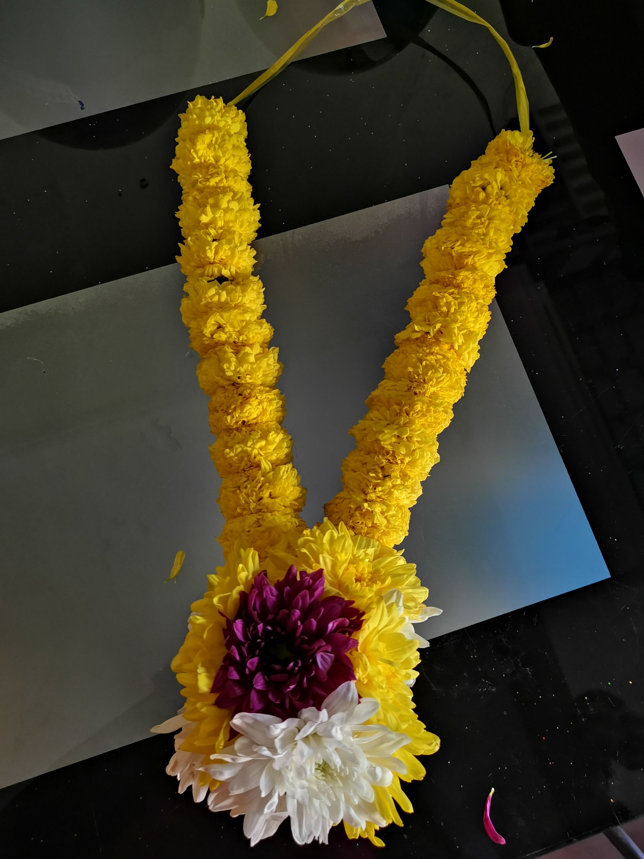 Yellow pom pom garland_2