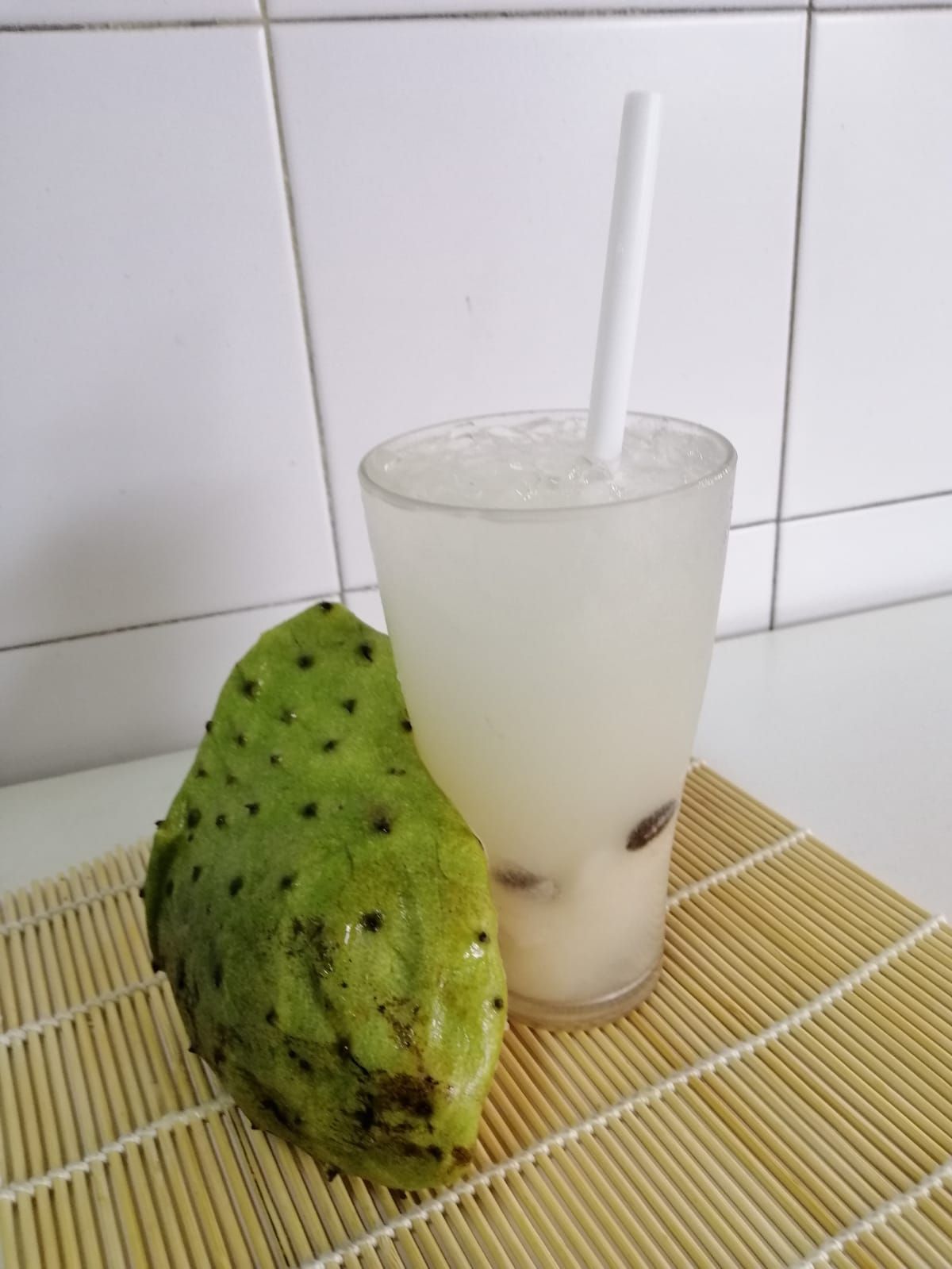 #50 Fresh Soursop Juice 红毛榴莲汁冰_0