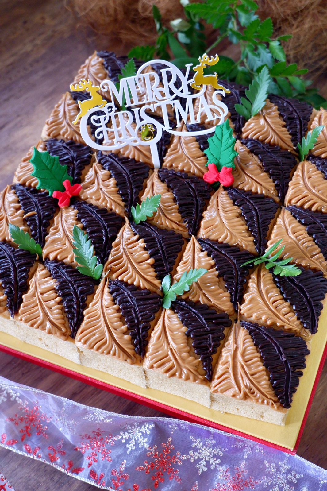 HOLLY ASSORTED CAKE BITES 🎅🏻_0