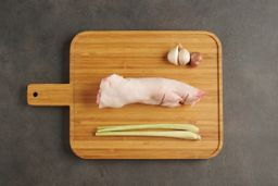 Pig Trotter (七寸猪蹄)