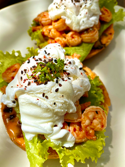 Passionfruit shrimp Bagel
