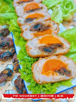 Golden Oyster Salted Egg Ball 黄金蚝士球