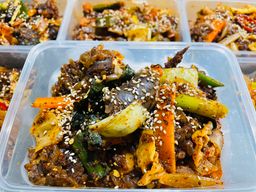 매운 순대볶음 Stir fried Sundae with vegetables 