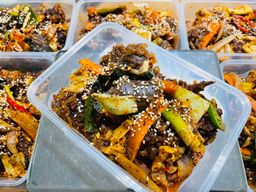 매운 순대볶음 Stir fried Sundae with vegetables 