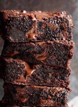 Bis-coff Your Face - Chocolate Brownie, White Chocolate Chips, Biscoff Spread & Biscoff Biscuit Topping