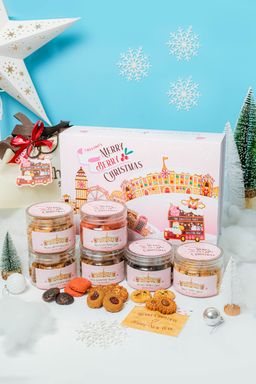 MERRY BERRY CHRISTMAS HAMPERS