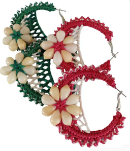 Women's handwoven earrings with seashells 
